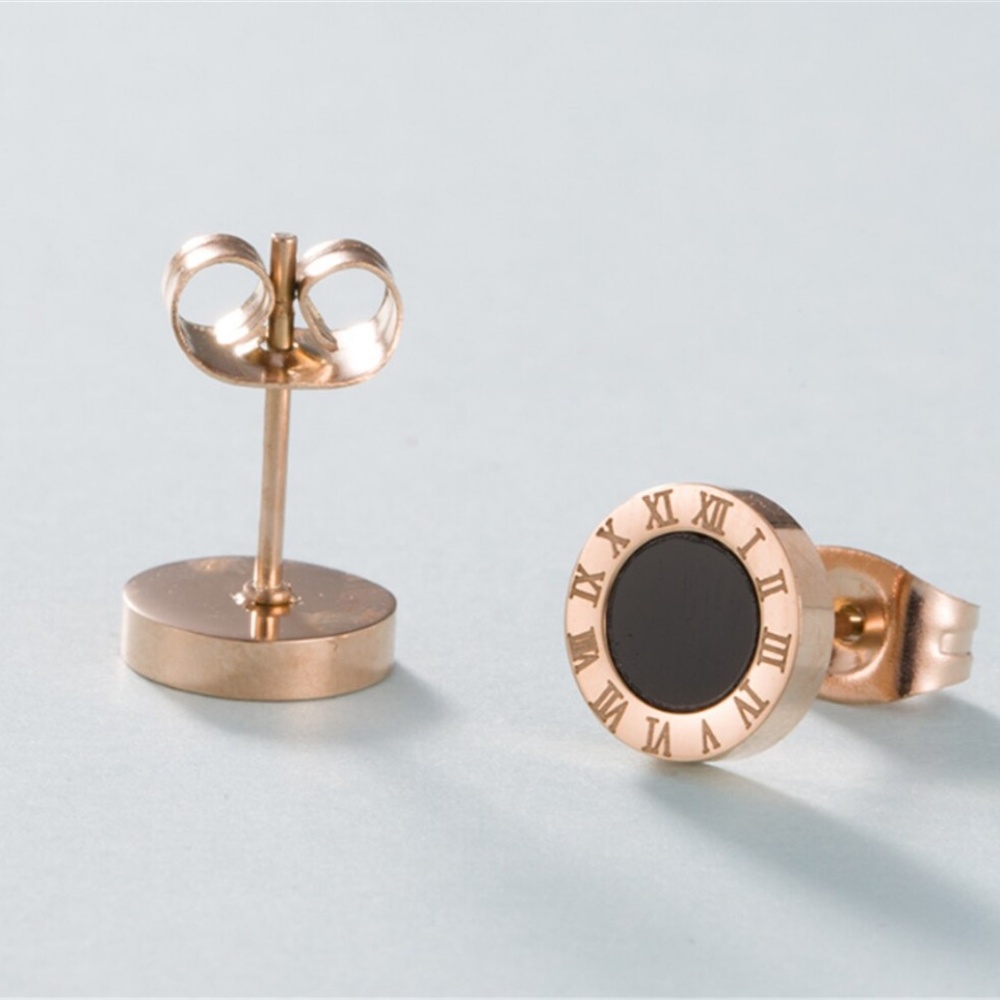 Elegant Set Necklace and Earrings Roman Numerals - Picture 6 of 8